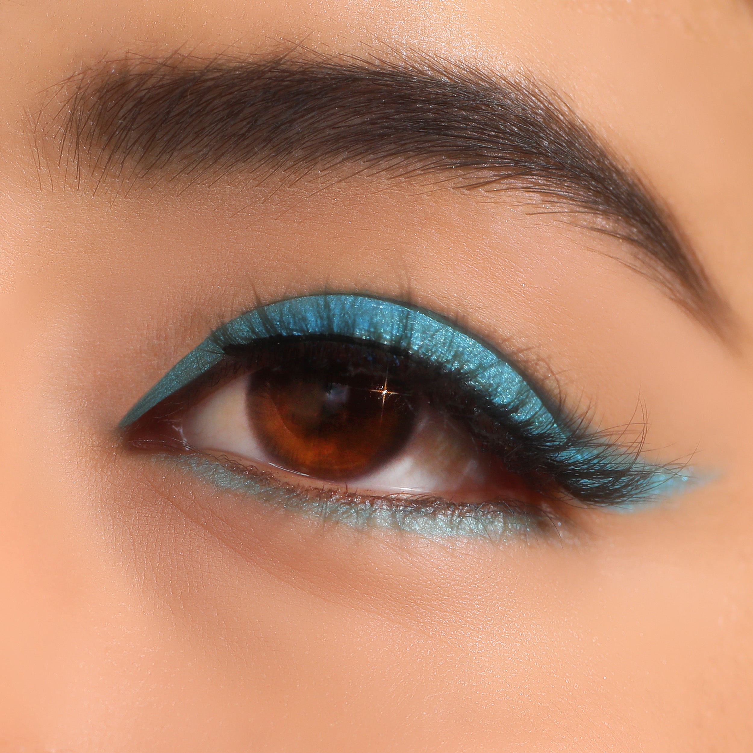 Statement Shimmer Liner (017, Sky Blue)