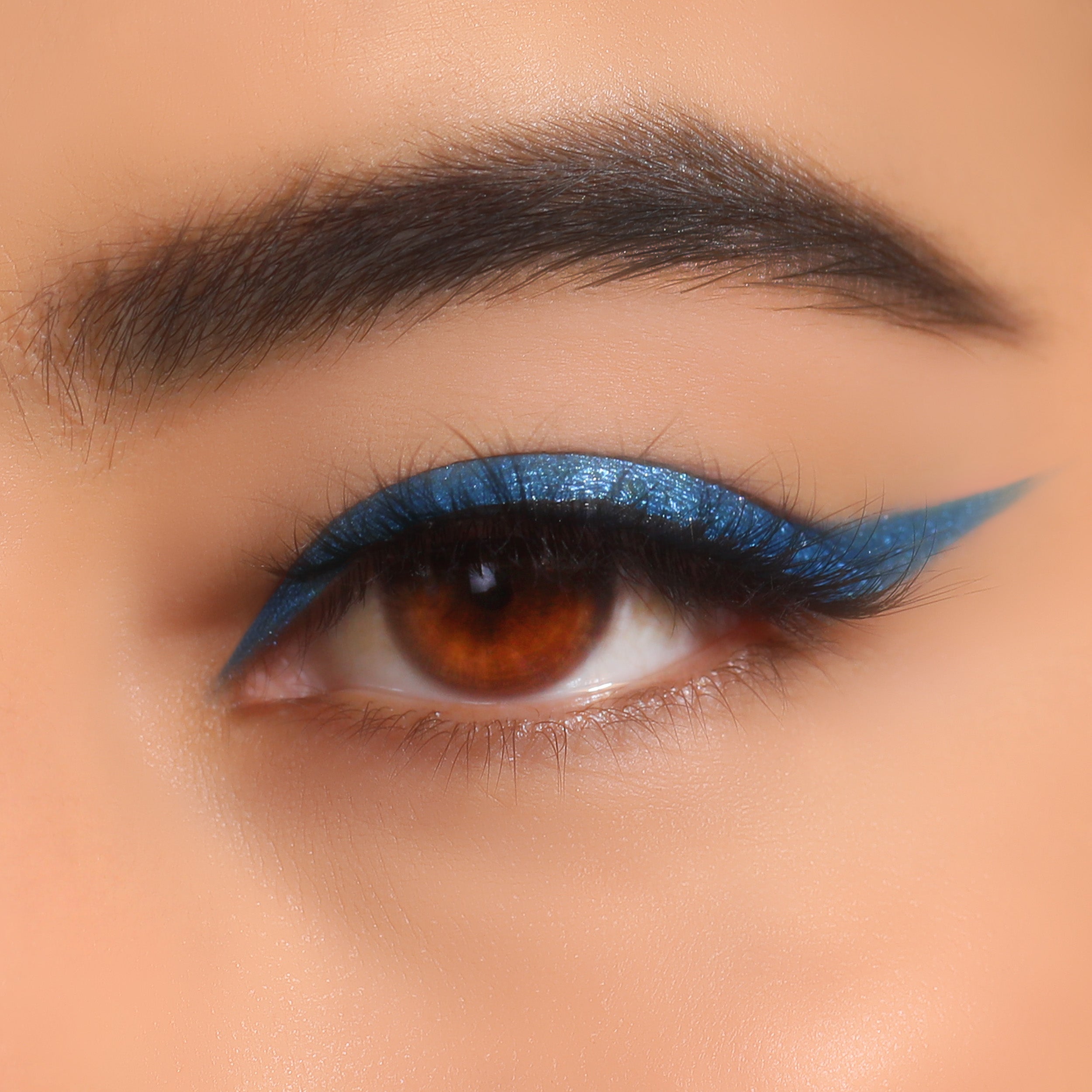 Statement Shimmer Liner (018, Shimmer Royal Blue)