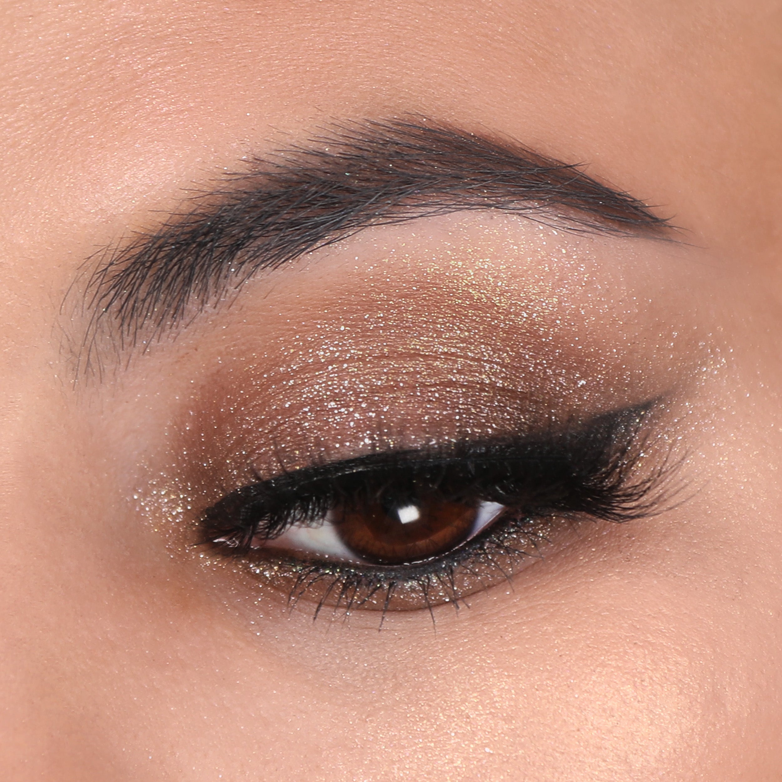 Chroma Light Shadow (018, How Charming)