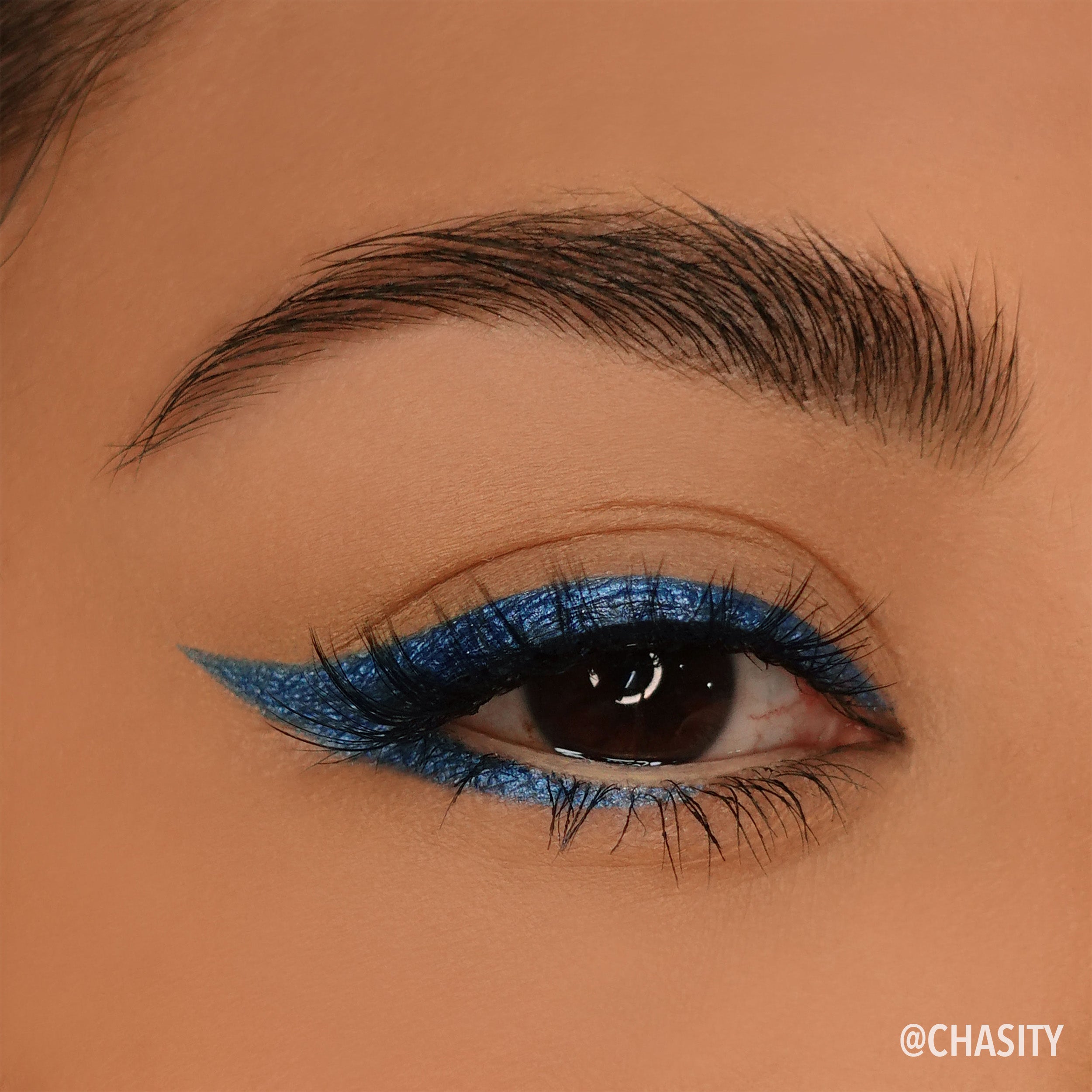 Statement Shimmer Liner (018, Shimmer Royal Blue)