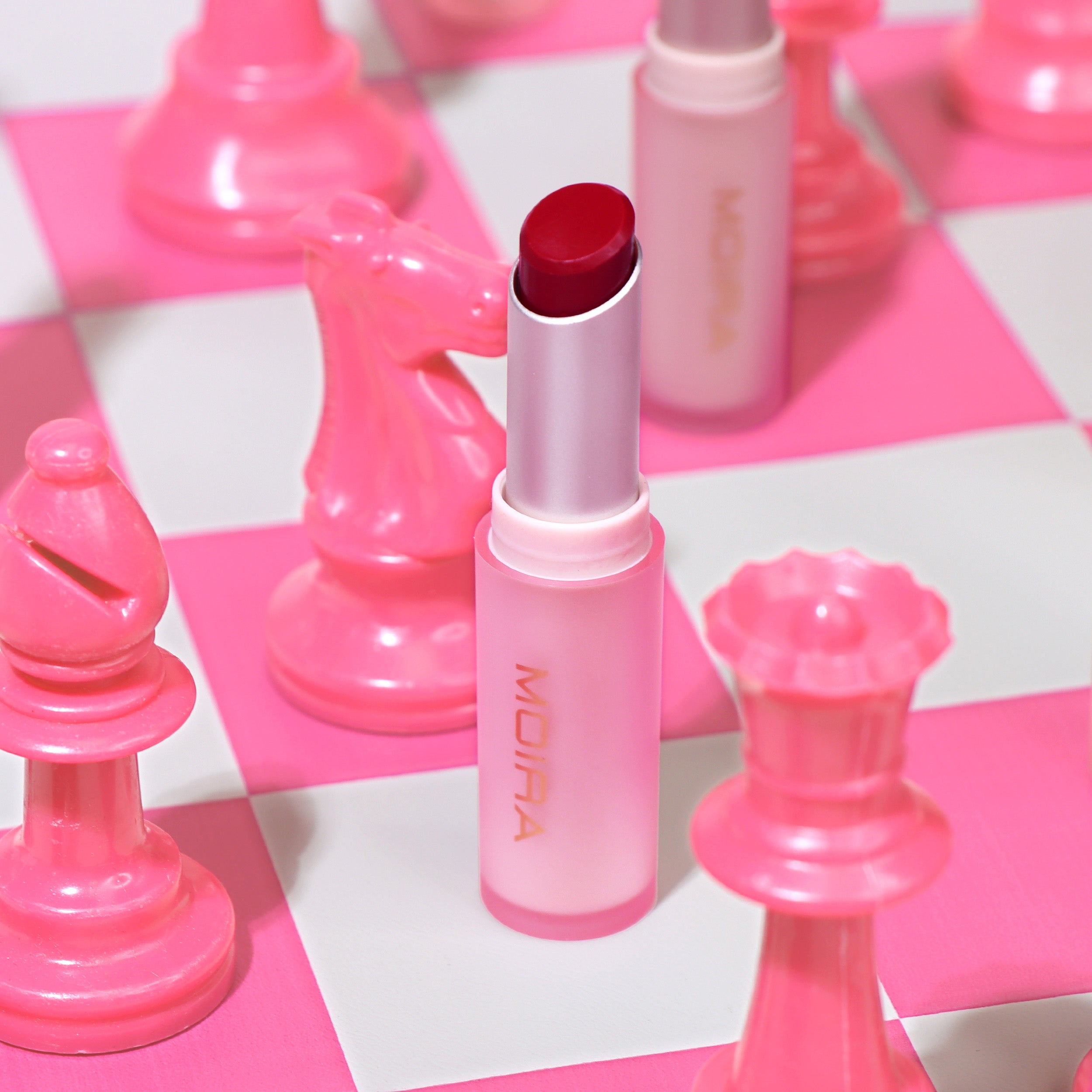 Signature Lipstick (012, Rouge)